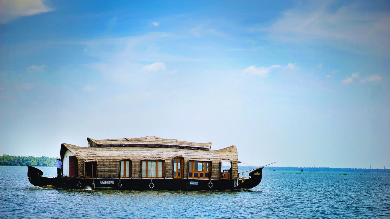 Serenity in Alleppey A Traditional Kettuvallam Journey